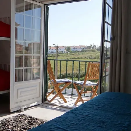 Апартаменты Amoreira Pool And Beach